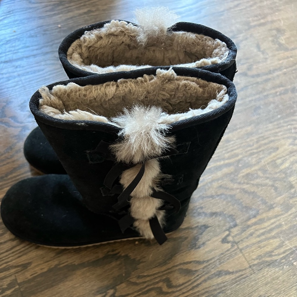 Koolaburra by UGG boots